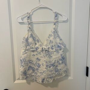 Floral boutique top